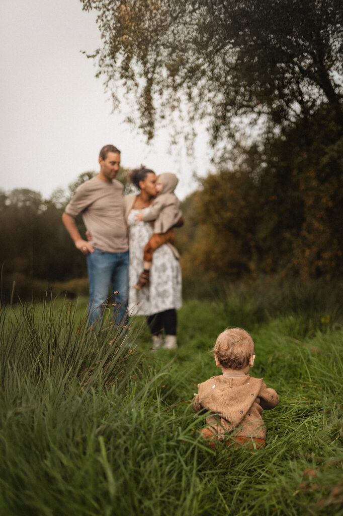 Gezin met twee kinderen gezinsfotoshoot